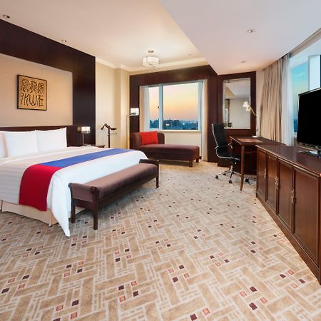 Crowne Plaza Shanghai Pudong By Ihg Екстер'єр фото