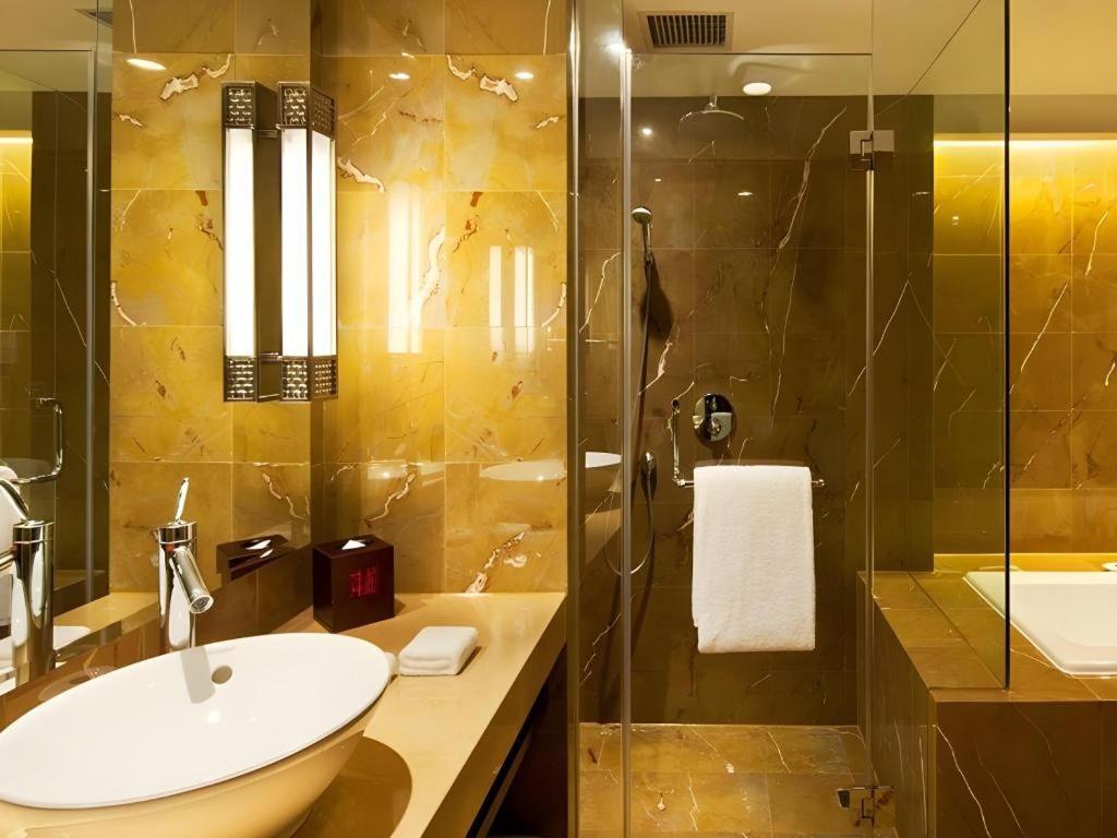 Crowne Plaza Shanghai Pudong By Ihg Екстер'єр фото